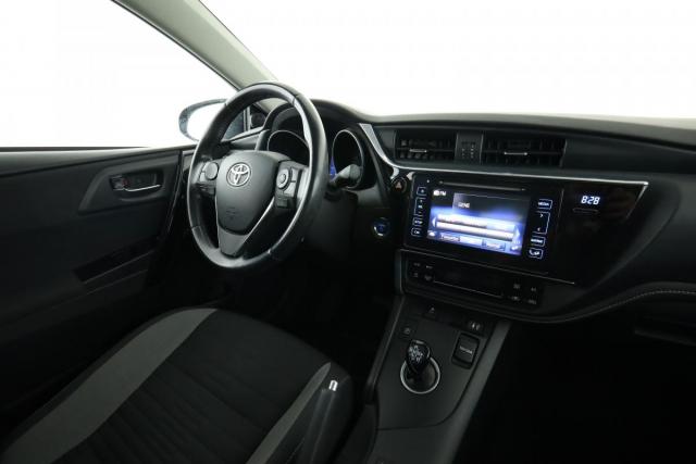 Toyota Auris image 3