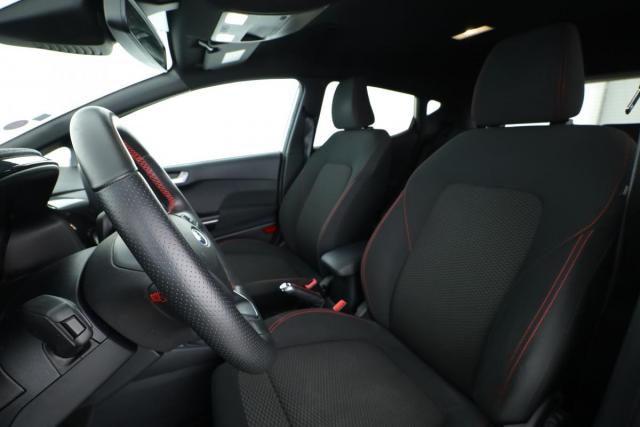 Ford Fiesta image 2