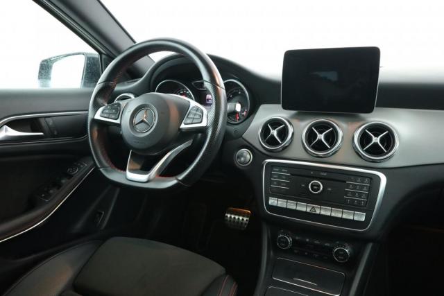 Mercedes Benz Gla image 9