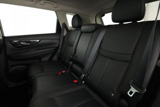 Nissan X-Trail image 1