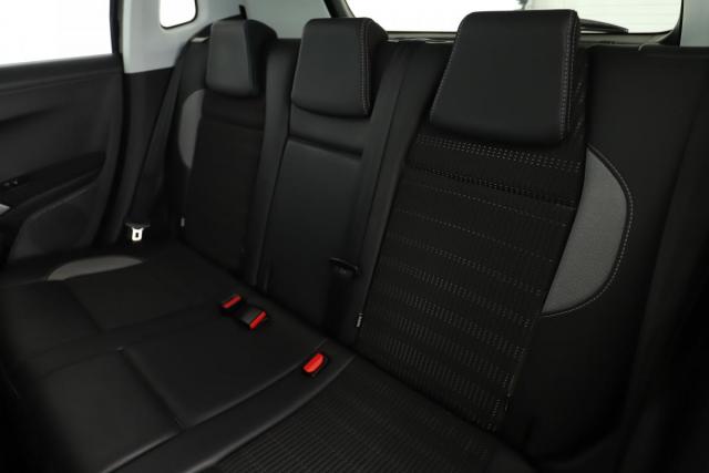 Peugeot 2008 image 6