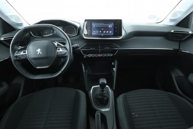 Peugeot 208 image 8