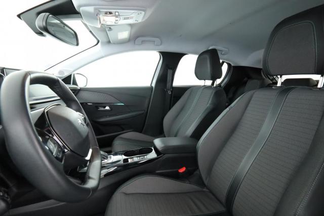 Peugeot 208 image 6