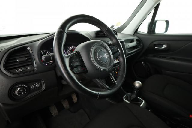 Jeep Renegade image 5