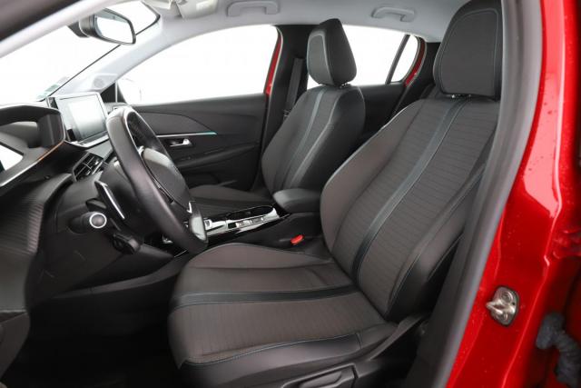 Peugeot 208 image 8
