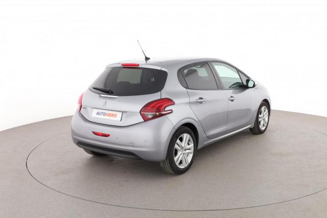 Peugeot 208 image 6