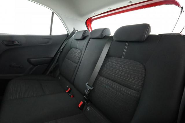Kia Picanto image 8