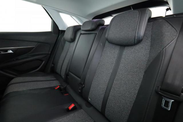 Peugeot 3008 image 2