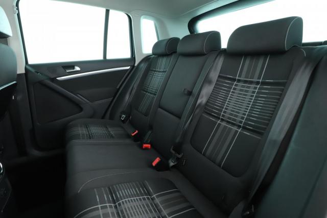 Volkswagen Tiguan image 8