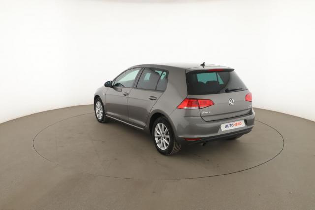 Volkswagen Golf image 9
