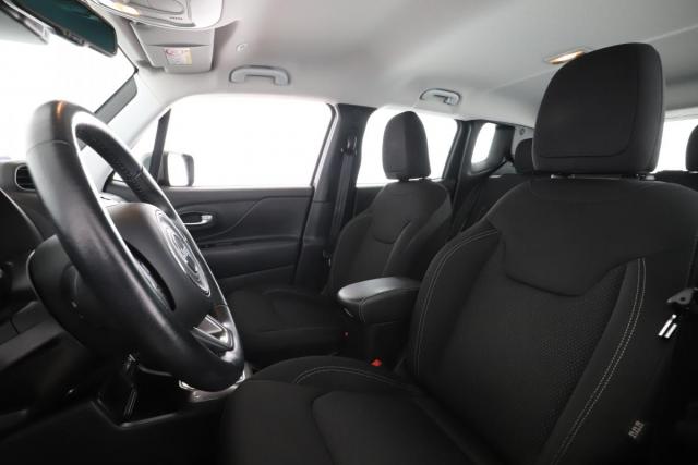 Jeep Renegade image 5