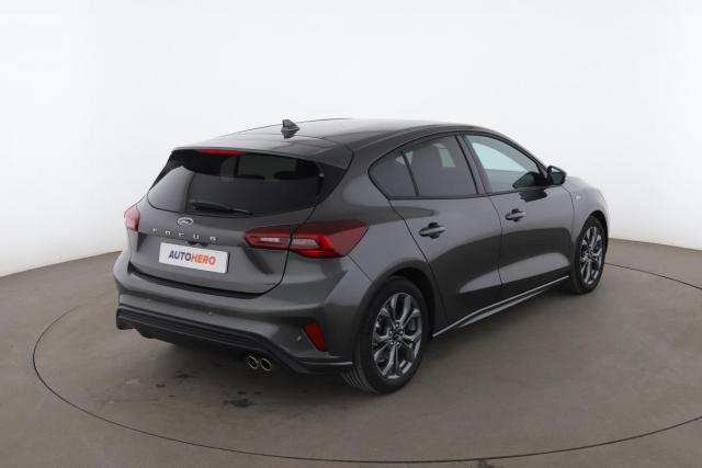 Ford Focus image 9