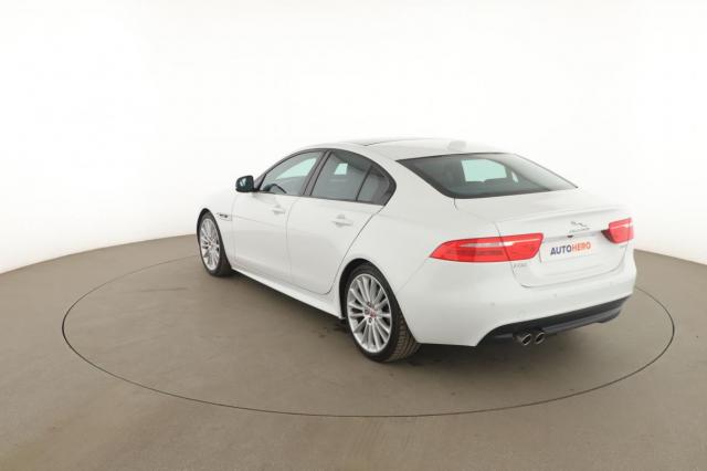 Jaguar Xe image 6