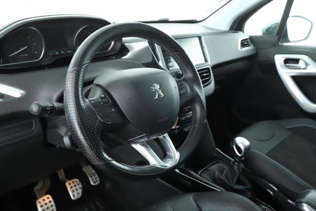 Peugeot 2008 image 1