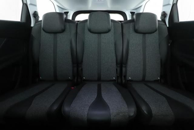 Peugeot 5008 image 1
