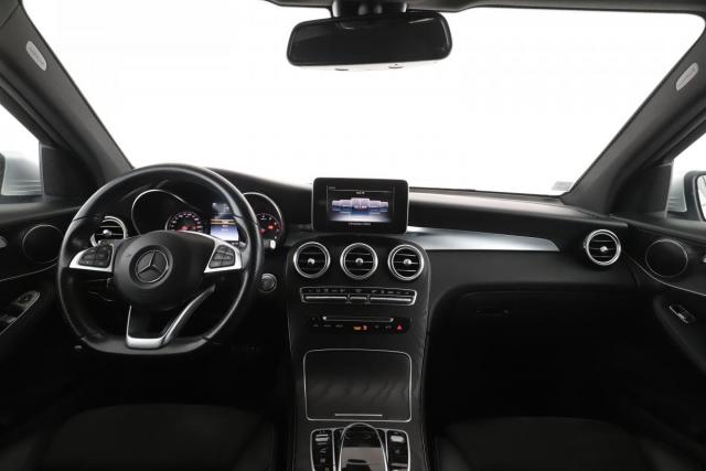 Mercedes Benz Glc image 9