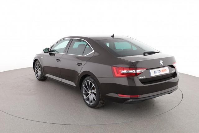 Skoda Superb image 8