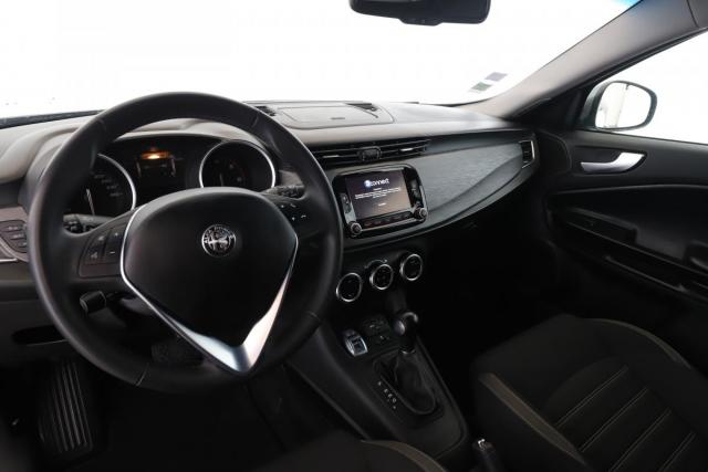 Alfa Romeo Giulietta image 4