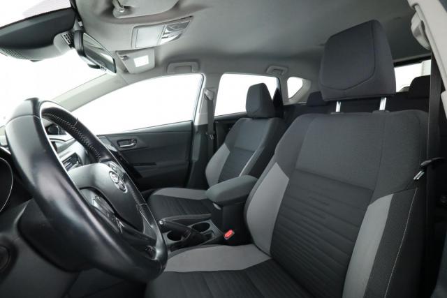 Toyota Auris image 3