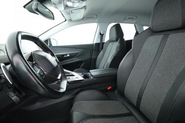 Peugeot 3008 image 2