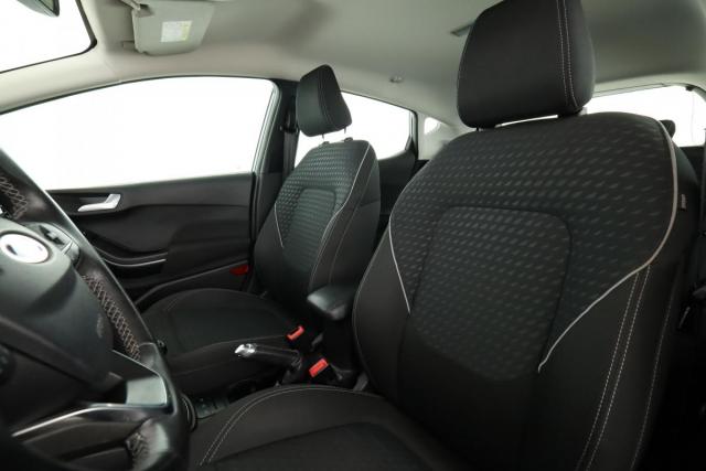 Ford Fiesta image 6