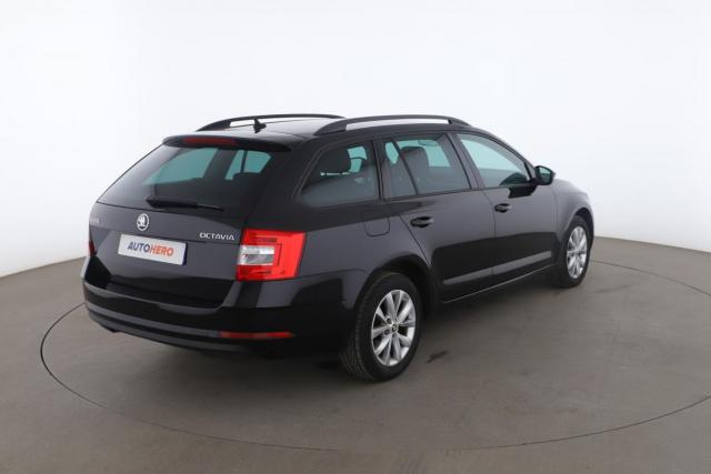 Skoda Octavia image 2