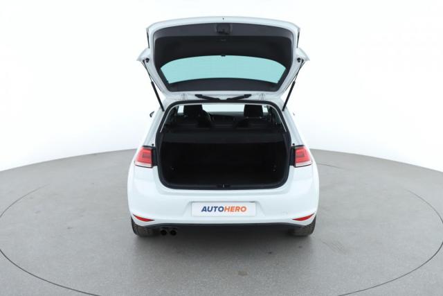 Volkswagen Golf image 8
