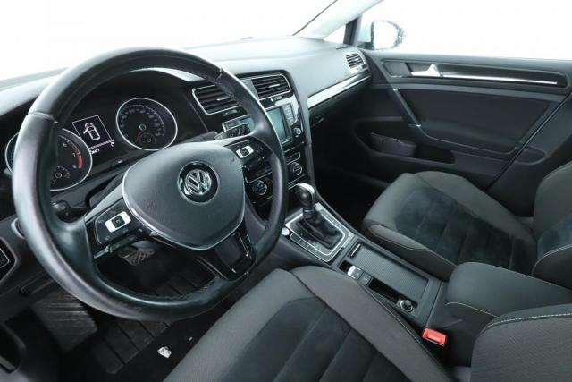 Volkswagen Golf image 9