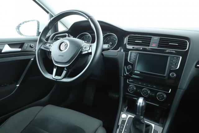 Volkswagen Golf image 7