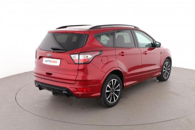 Ford Kuga image 8