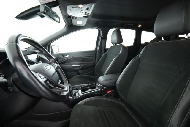 Ford Kuga image 1