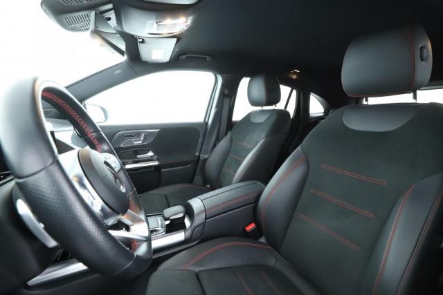 Mercedes Benz Gla image 5