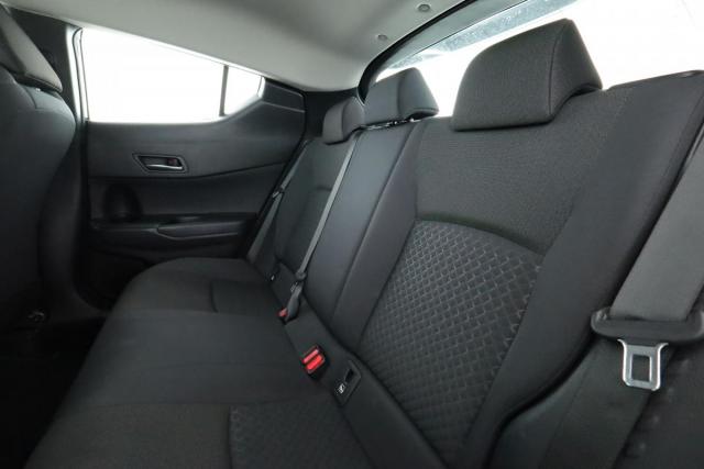 Toyota C-Hr image 6