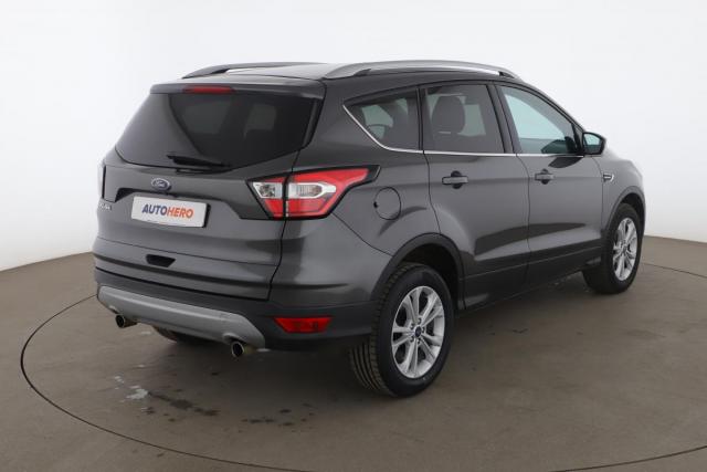 Ford Kuga image 6