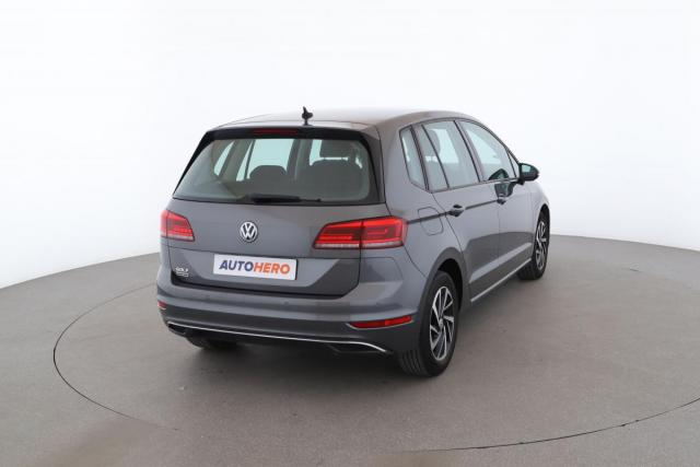 Volkswagen Golf Sportsvan image 2