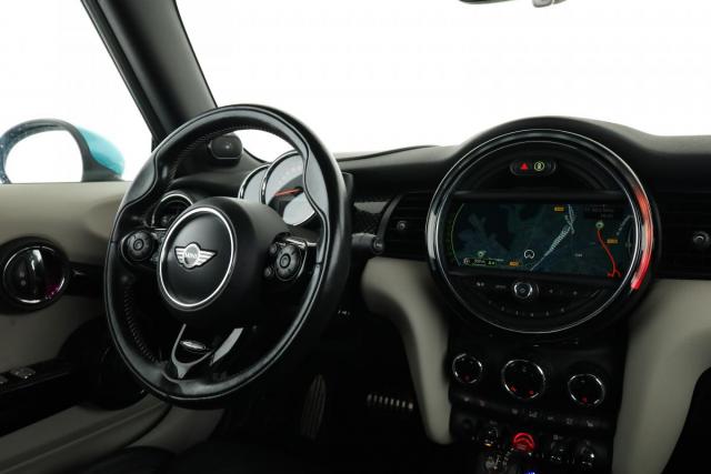 Mini Cabrio image 8