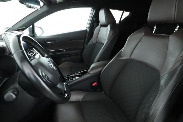 Toyota C-Hr image 9