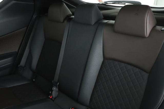 Toyota C-Hr image 8