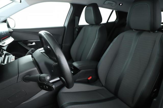 Peugeot 2008 image 4