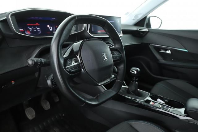 Peugeot 2008 image 1