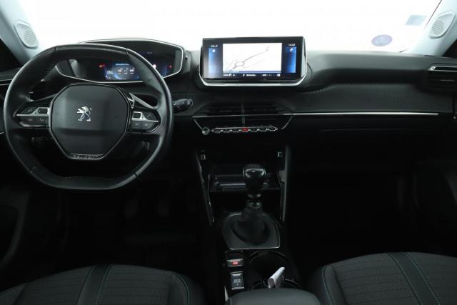 Peugeot 2008 image 8