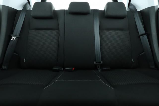 Peugeot 208 image 9