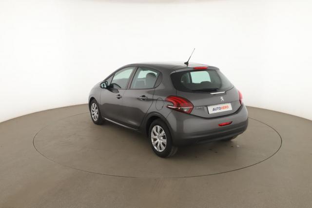 Peugeot 208 image 6
