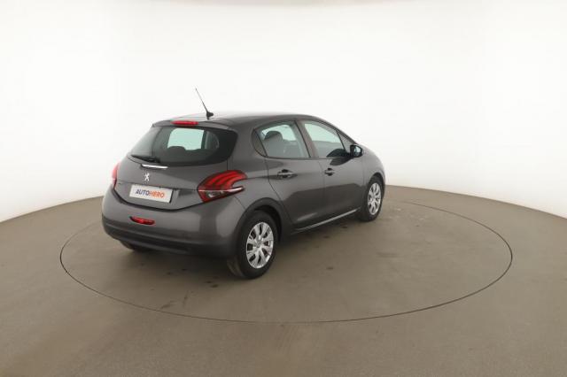 Peugeot 208 image 4
