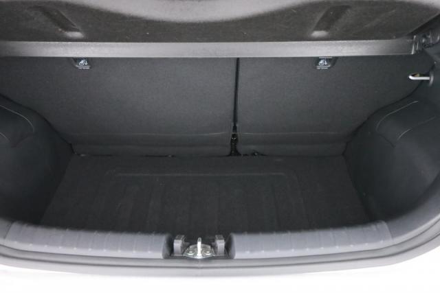 Kia Picanto image 8