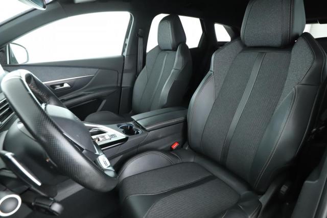 Peugeot 3008 image 3