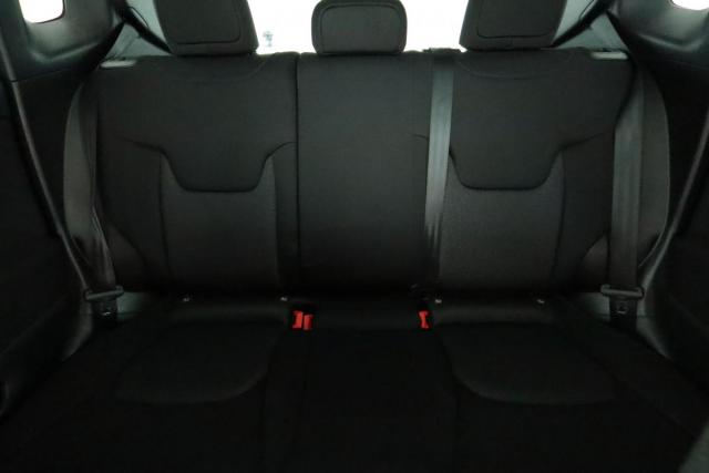 Jeep Renegade image 5