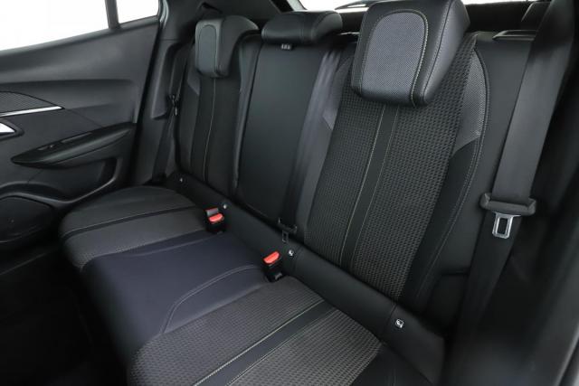 Peugeot 2008 image 3