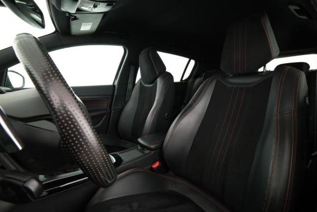Peugeot 308 image 2