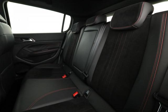 Peugeot 308 image 1